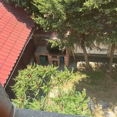 Pensiunea Crina Cristi Si Father Două Mai