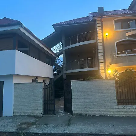 Pensiunea Crina Cristi Si Father Pensjonat